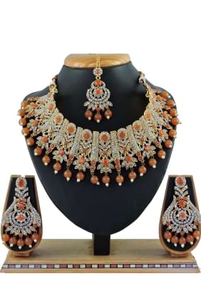 Collier brun de perles de pierres NV0473