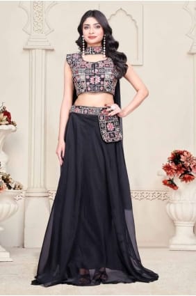 Lehenga choli noir brodé en soie avec dupatta LC8401