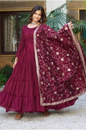 salwar kameez en soie brodée bleue GW1132