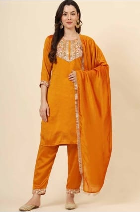 salwar kameez en soie brodée magenta SK155571
