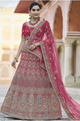 Mariage Lehenga Choli Choli en velours rose avec une broderie intense avec un travail à la main LC4352