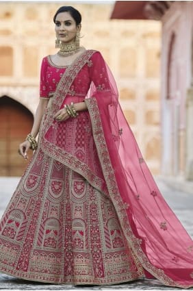 Broderie lourde velours rose avec travail à la main Mariage Lehenga Choli avec écharpe en filet douce LC4360
