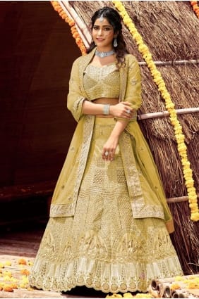 velours brodé mariage lehenga choli en jaune LC4710