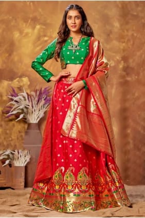 partie de tissage rouge lehenga choli en soie LC5451