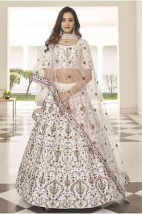 partie de soie brodée lehenga choli en blanc LC5472