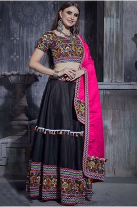 Gamthi noir brodé art soie lehenga choli LC5718
