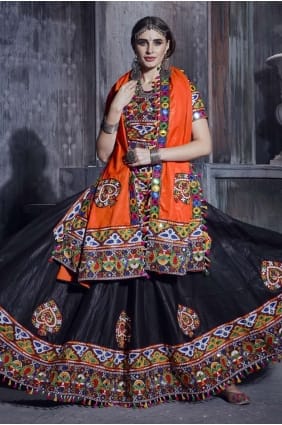 choli lehenga noir en soie d'art brodé avec dupatta LC5726