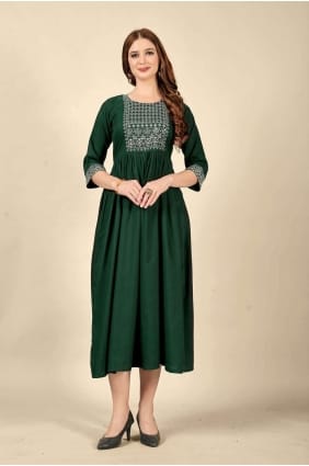 kurti droit en coton vert avec broderie KTI1799