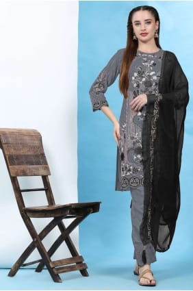 Tailleur pantalon droit brodé en georgette grise SK153848