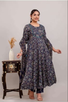 Costume Anarkali en rayonne imprimée en bleu avec dupatta AS3800