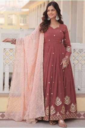 Robe robe en fausse georgette imprimée numérique en marron avec dupatta GW0774