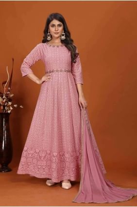 robe en fausse georgette avec broderie en rose GW0919