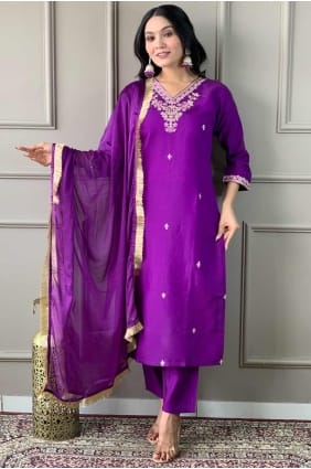 Salwar Kameez en viscose violet brodé SK154537