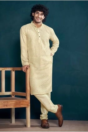 Kurta en viscose pour homme en blanc cassé KURR294