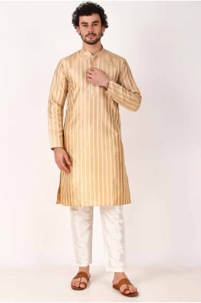 art soie hommes kurta en marron avec tissage KURR341
