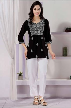 kurti noir en rayonne brodée KTI2568