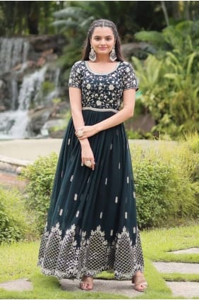 robe brodée en fausse georgette verte GW1012