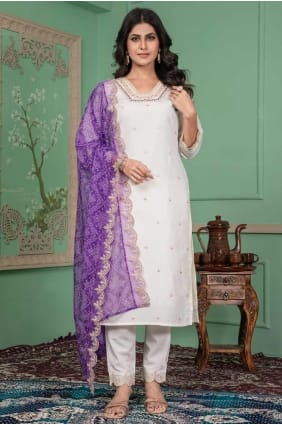 chanderi salwar kameez avec broderie SK154828