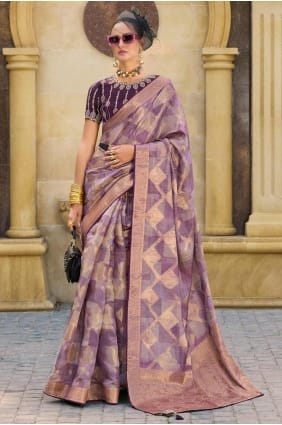Tissage du sari en jacquard violet SR27860