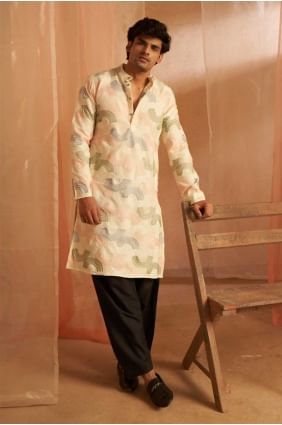 Lin brodé hommes Kurta en crème KURR385