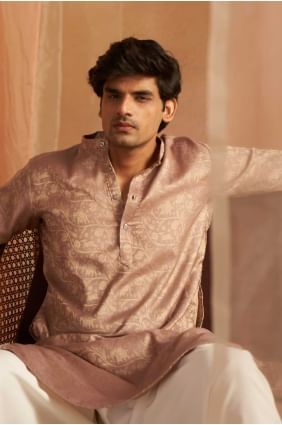 Mauve homme Kurta en soie avec tissage KURR389