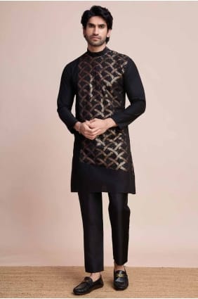 Kurta noir en soie brodée pour homme KURR390