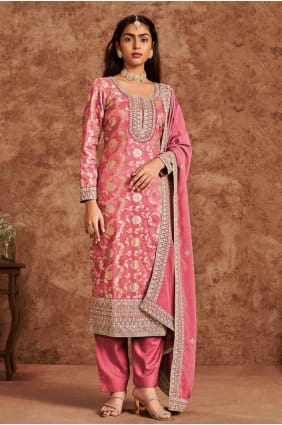 Salwar Kameez brodé de soie corail avec dupatta SK154955