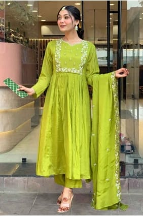 Salwar Kameez brodé en mousseline verte avec Dupatta SK154975