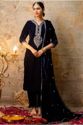 Salwar Kameez en velours avec broderies SK155601