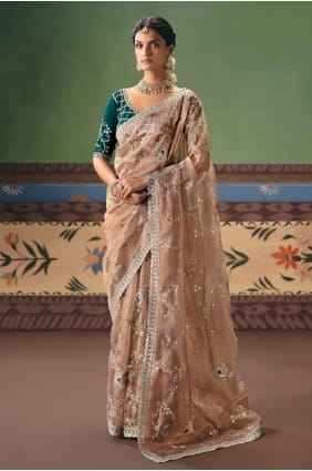Sari en soie artificielle beige orné de sequins, de pierres et de motifs. SR29700