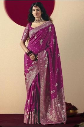 Tissage d'un sari Bemberg violet SR28865