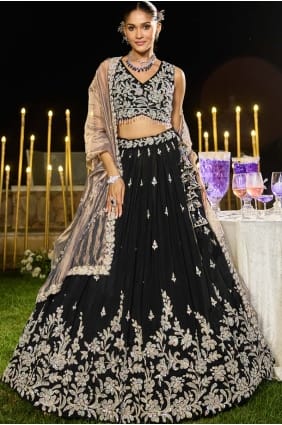 Lehenga Choli en satin noir brodé avec dupatta LC8728
