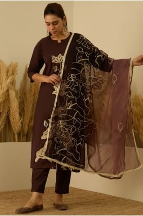 Salwar Kameez en soie brodée marron SK156085