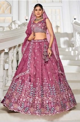 Lehenga Choli brodé bordeaux en tissu LC8490