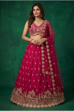 Lehenga Choli en mousseline de soie brodée couleur cerise avec dupatta LC9188
