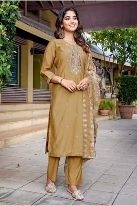 Salwar Kameez en viscose brodée en Chiku avec Dupatta SK15778