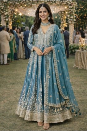 Ensemble Anarkali en mousseline de soie Chinon brodée bleue avec dupatta AS4326