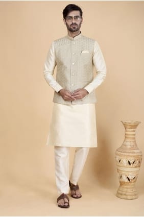 Banarasi soie crème hommes Kurta en brodé KURR236