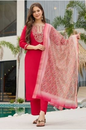 Salwar Kameez brodé en soie rouge Art SK155767