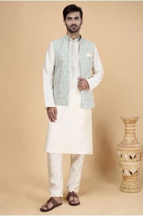 Kurta crème pour homme en soie Banarasi brodée. KURR227