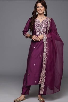 Ensemble salwar kameez pour l'Aïd en soie Chanderi bordeaux avec broderies SK155914
