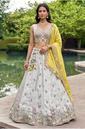 Lehenga Choli jaune en mousseline de soie brodée Chinon avec dupatta LC9214