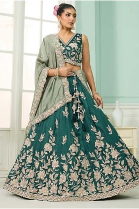 Lehenga Choli brodé Rama en soie LC8816