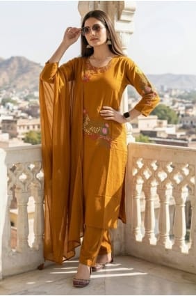 Salwar Kameez en coton brodé couleur moutarde SK15674