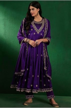 Salwar Kameez en soie avec broderie SK155781