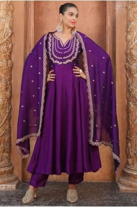 Ensemble Anarkali en soie brodée AS4236