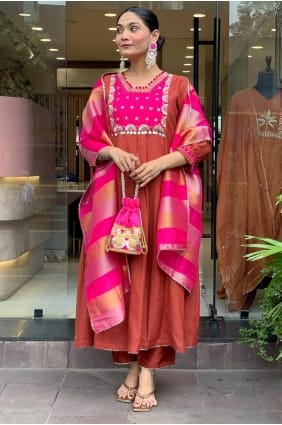 Ensemble Anarkali brodé en soie rouille pour l'Aïd avec dupatta AS4184