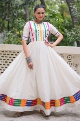 Robe blanche en soie brodée GW1185