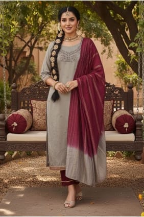 Salwar Kameez en soie mauve brodée avec dupatta SK15820