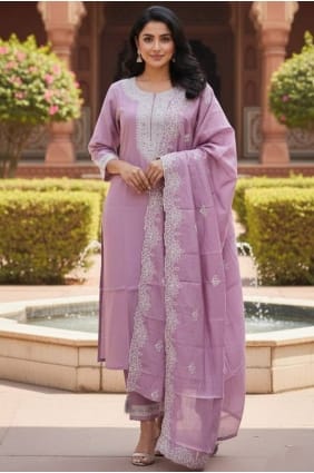 Salwar Kameez en soie brodée de lavande SK156132